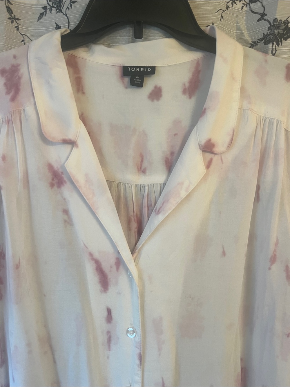Torrid Mauve Tie Dye Short Sleeve Button Down Blouse - Picture 4 of 4